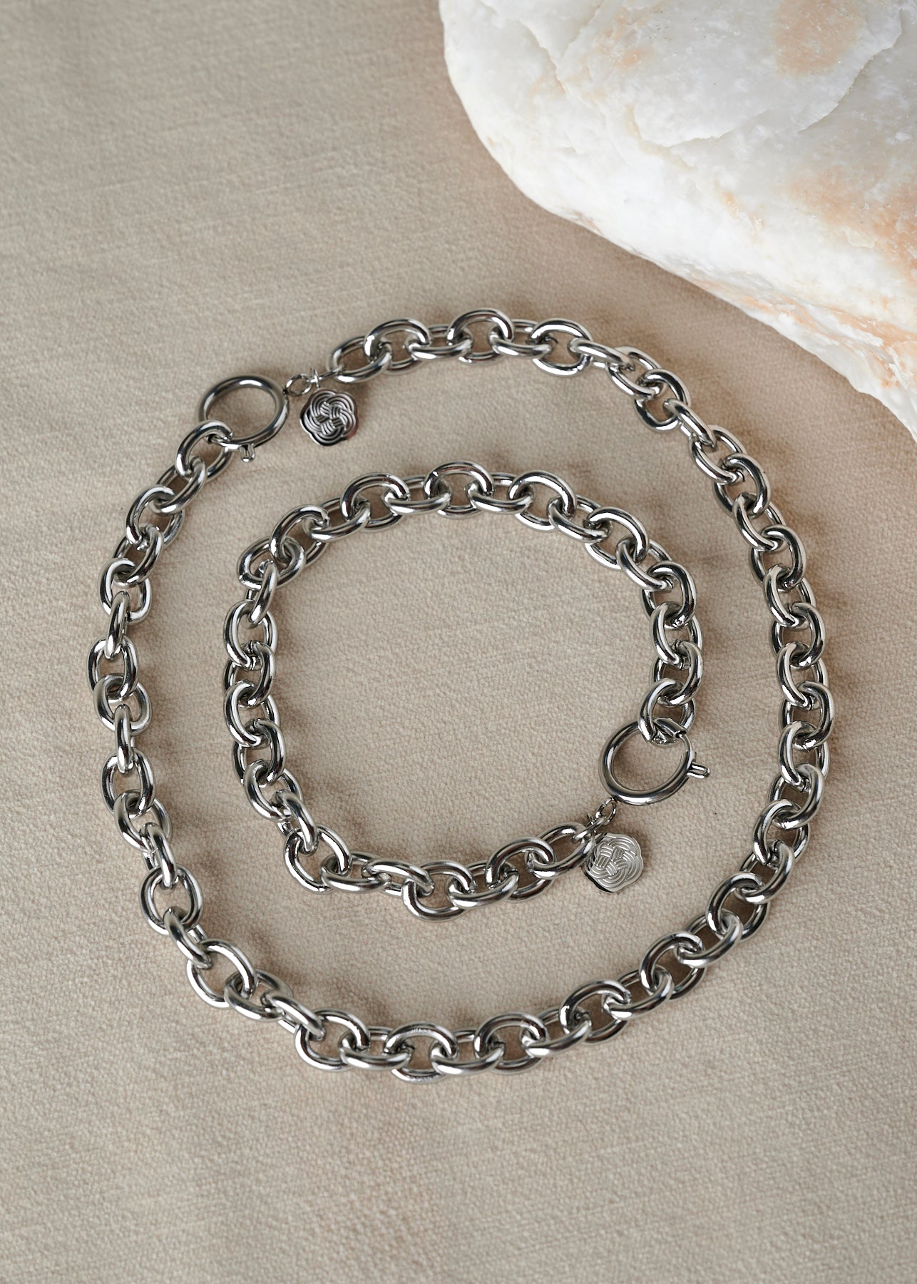Cable Chain Choker Necklace in Silver