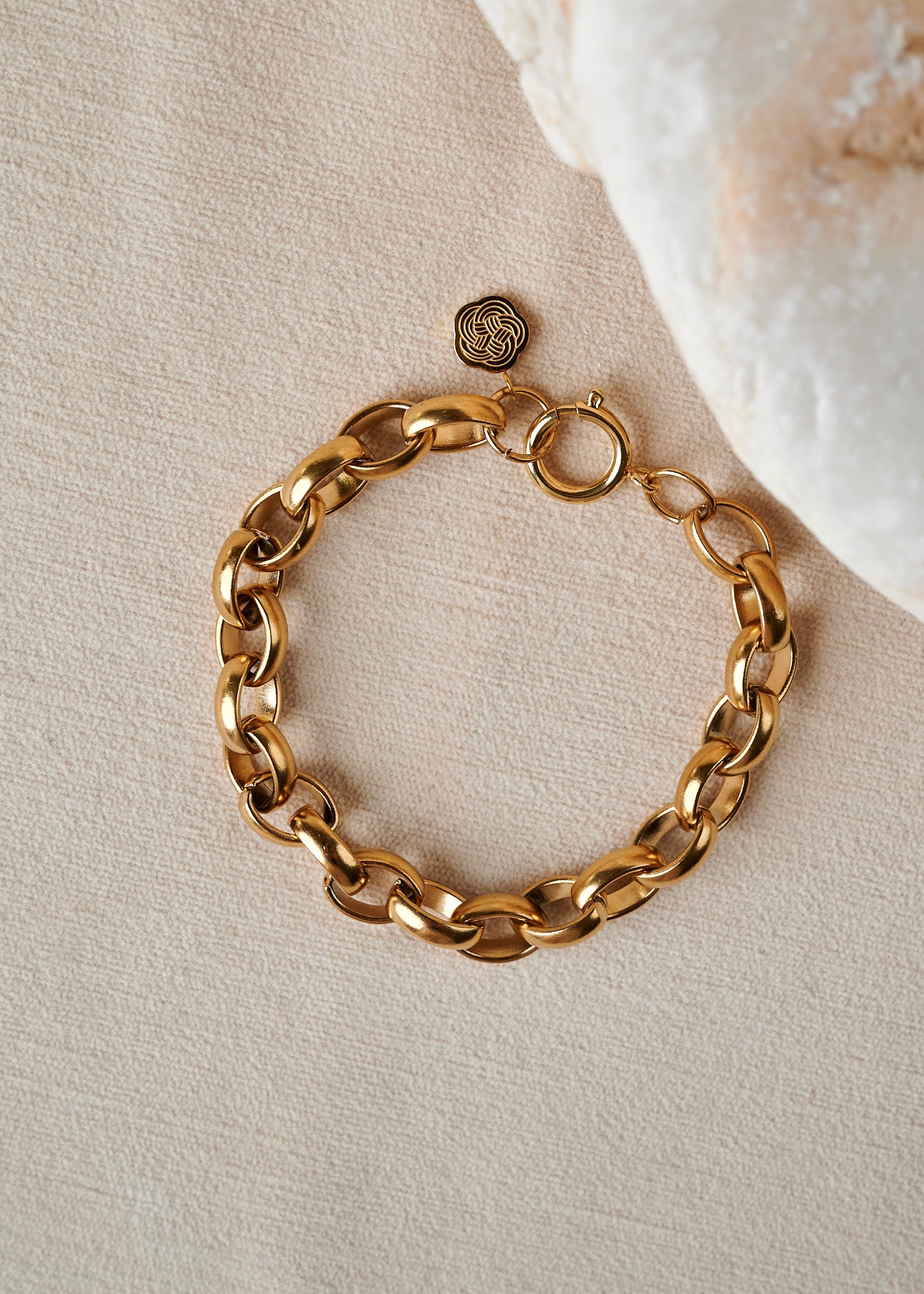 Rolo Chain Bold Bracelet in Gold