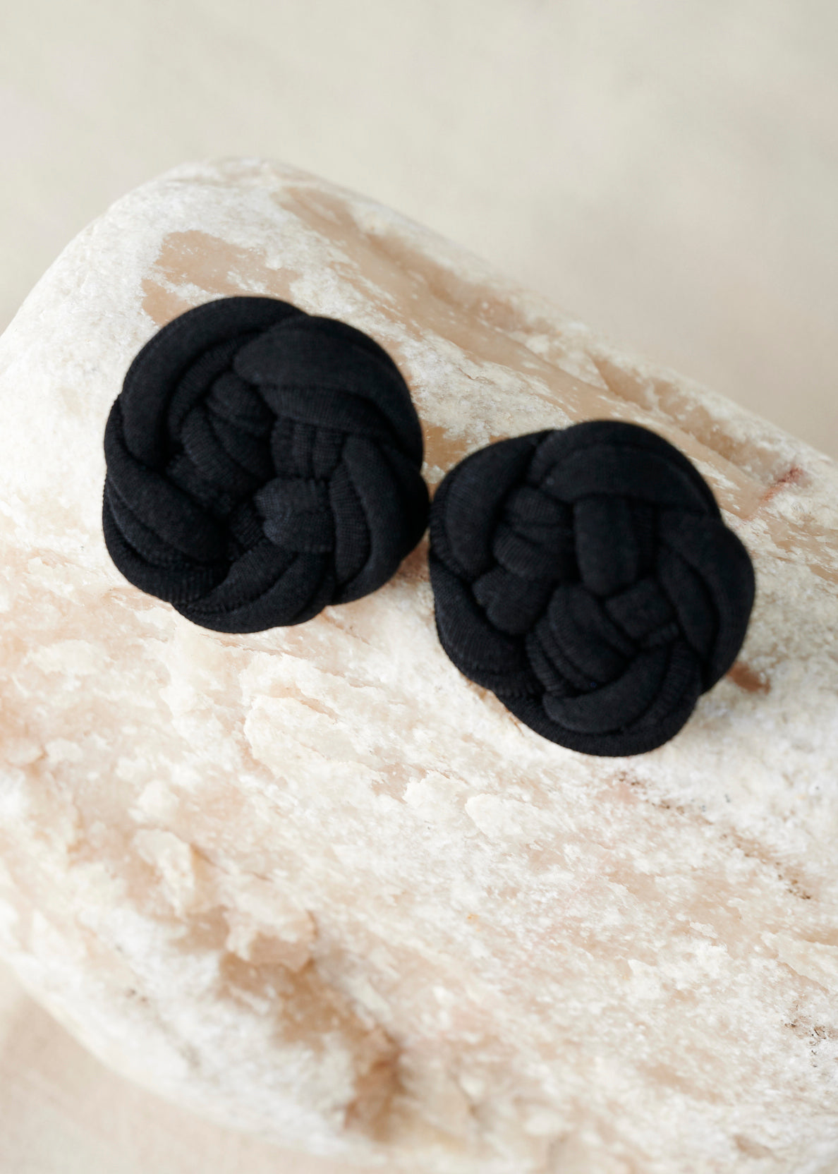 Majaca Black Stud