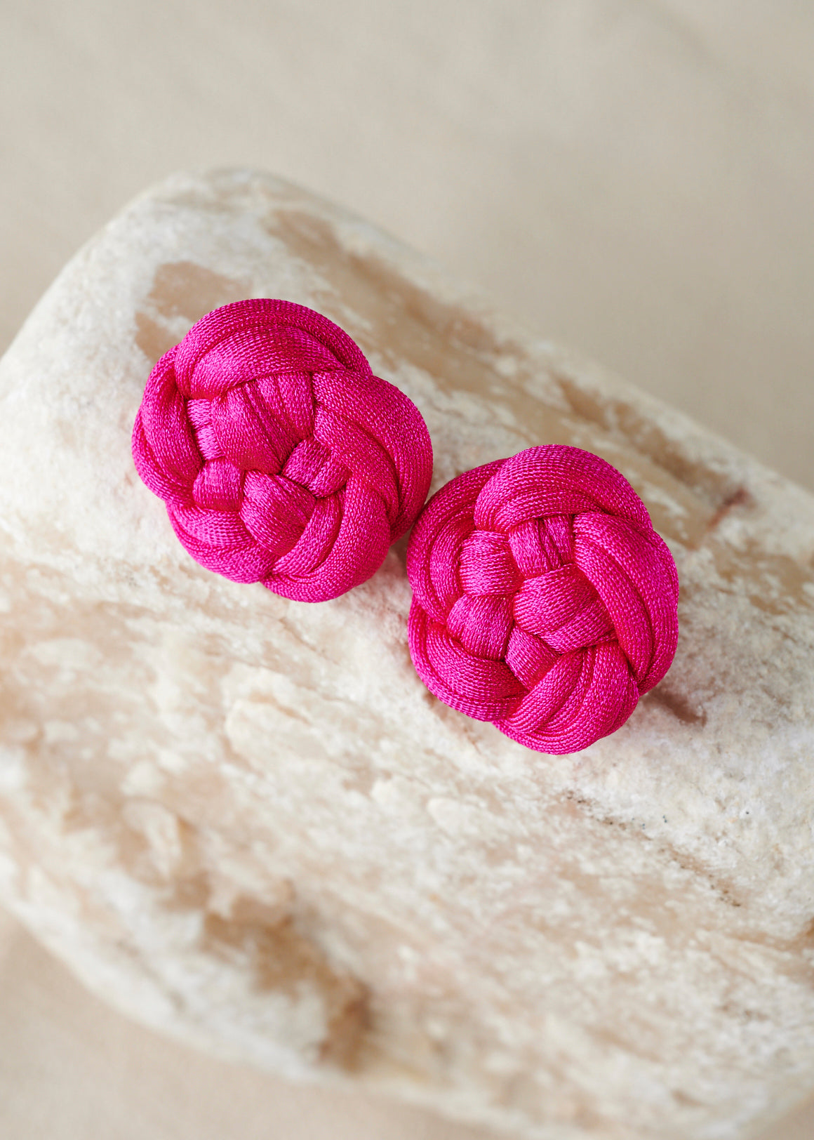 Majaca Fuchsia Stud