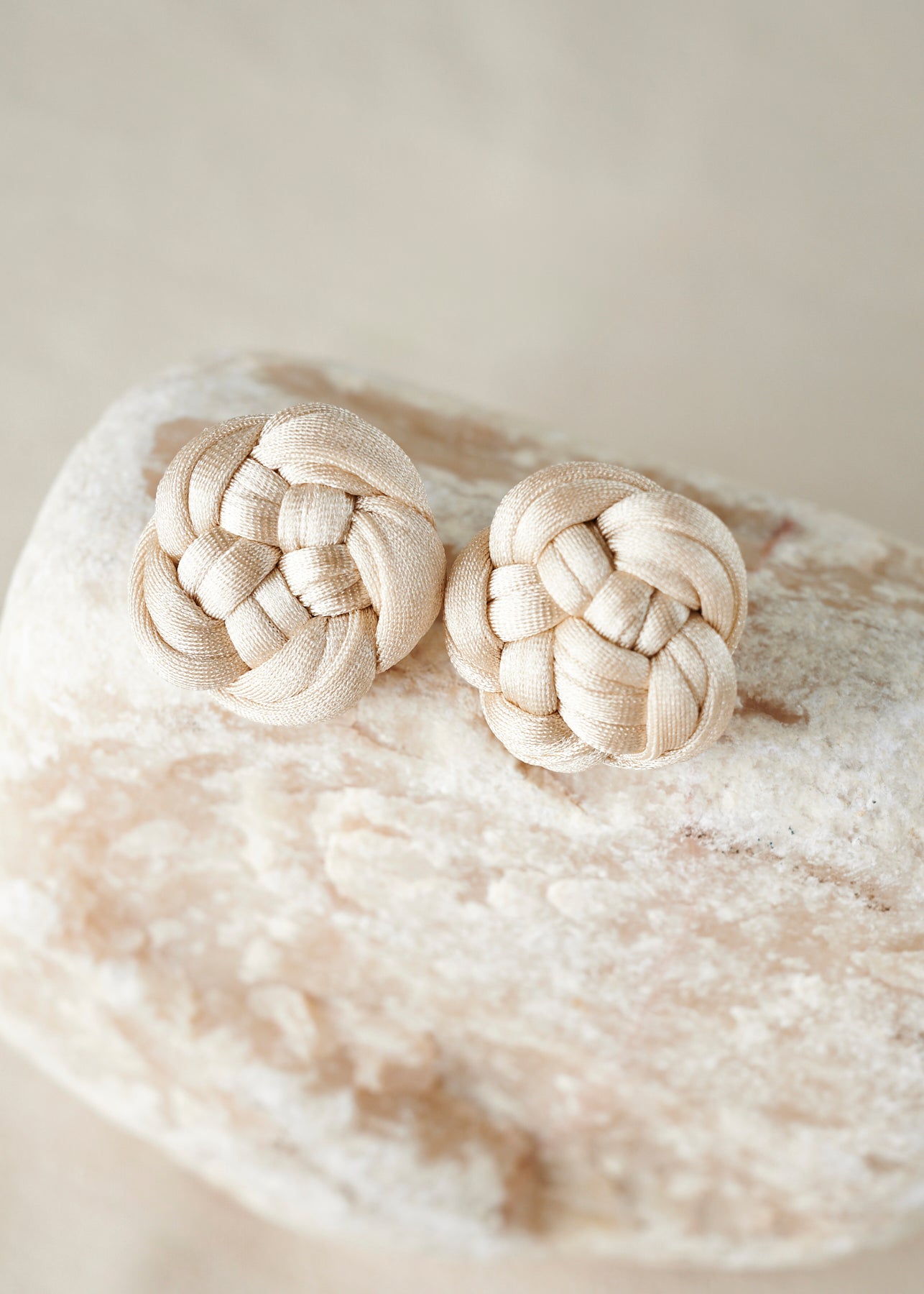Majaca Ivory Stud