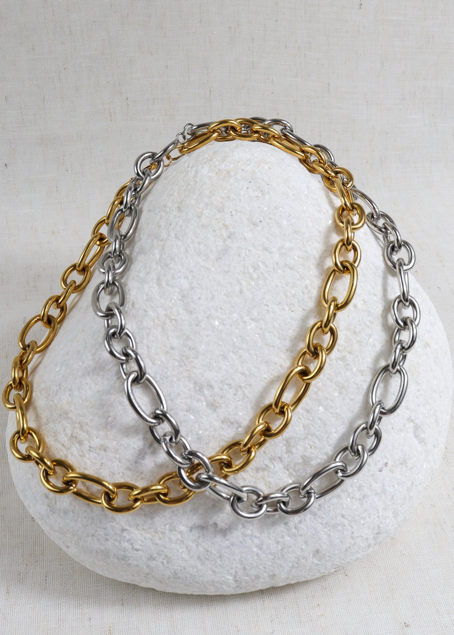 Oval Link Chain Necklace in Gold