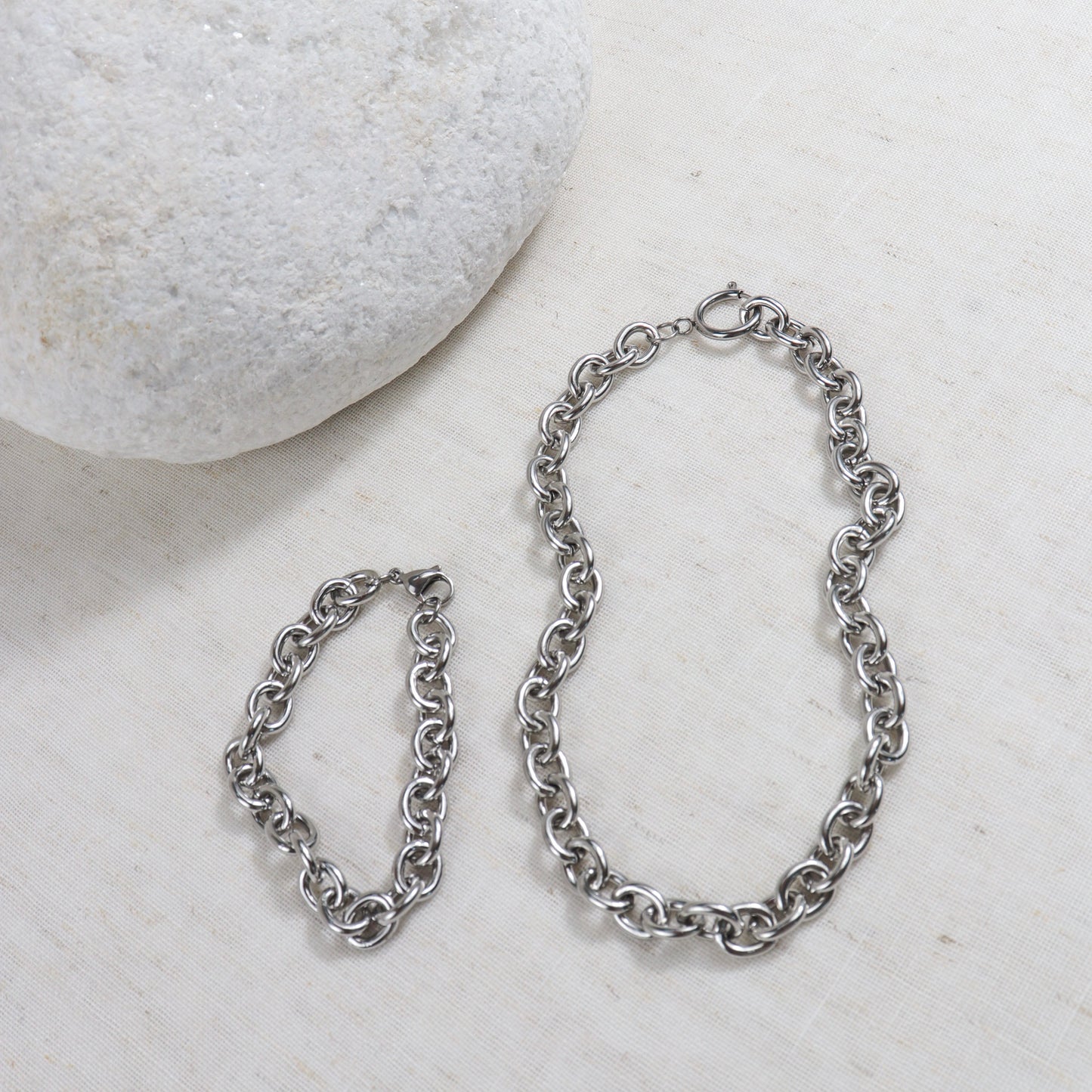 Cable Chain Choker Necklace in Silver